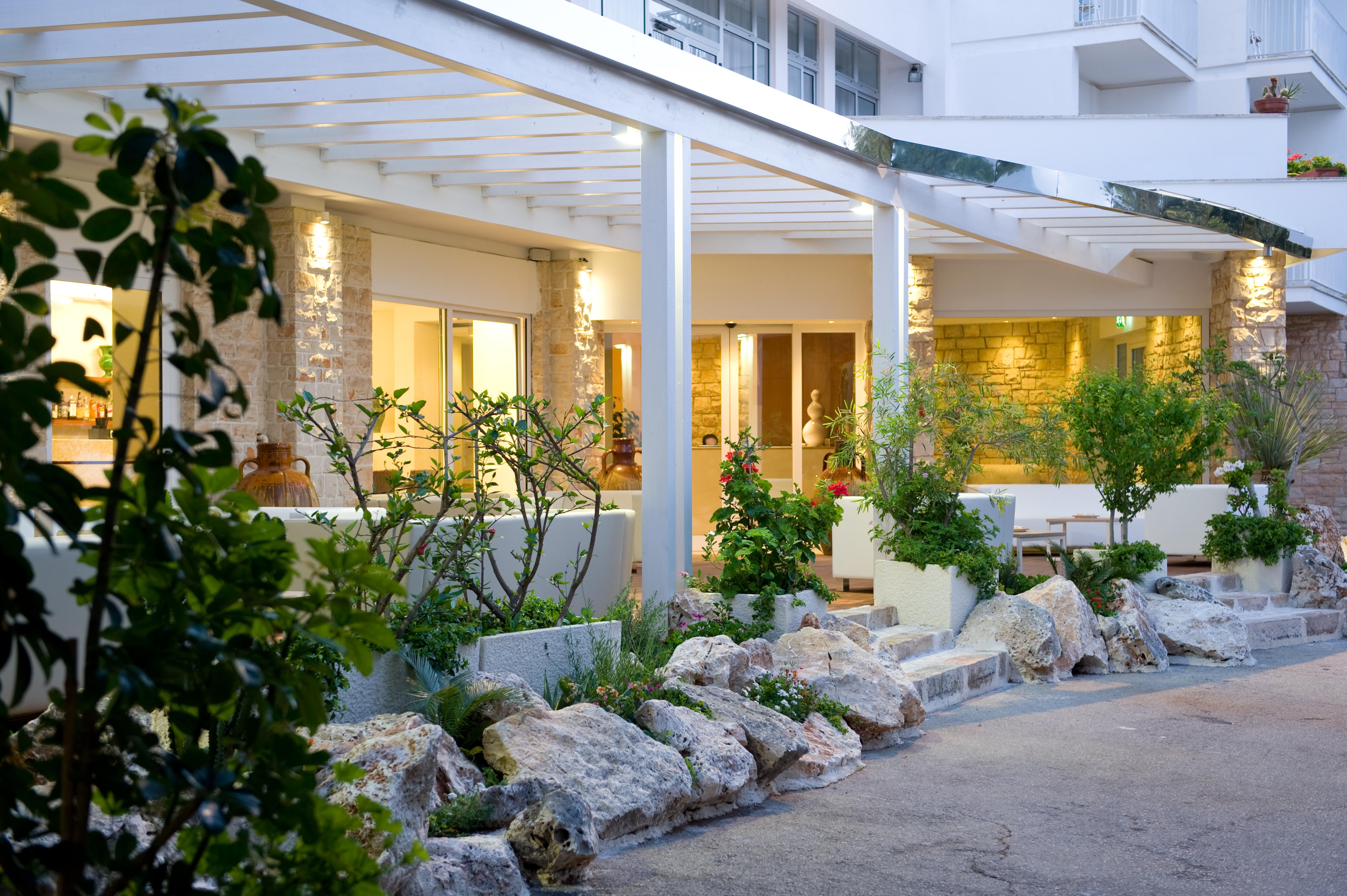 Hotel Orsa Maggiore Castro  Bagian luar foto