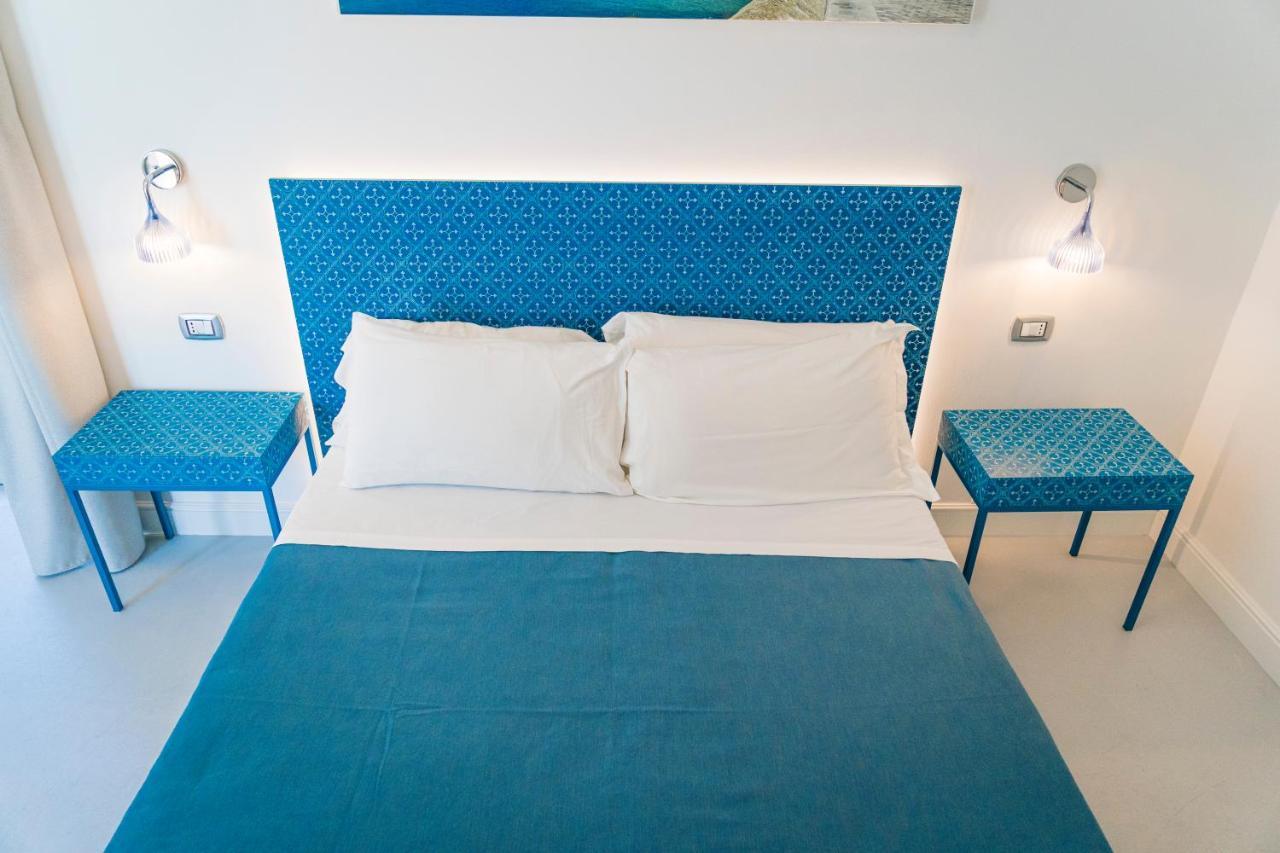 Hotel Orsa Maggiore Castro  Bagian luar foto