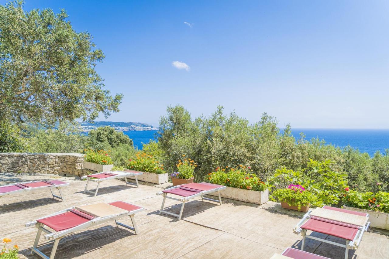 Hotel Orsa Maggiore Castro  Bagian luar foto