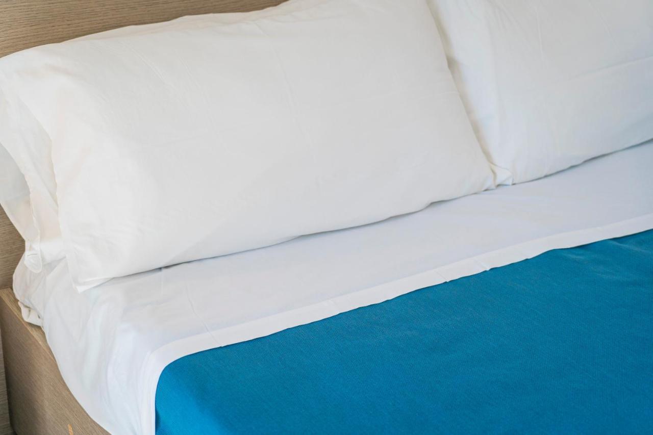 Hotel Orsa Maggiore Castro  Bagian luar foto