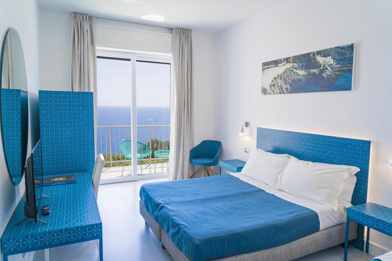 Hotel Orsa Maggiore Castro  Bagian luar foto